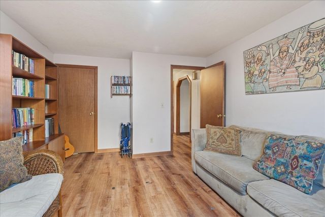 59 Iroquois Street, Worcester, MA 01602