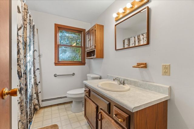 59 Iroquois Street, Worcester, MA 01602