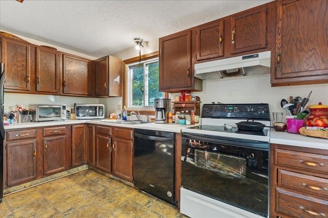 59 Iroquois Street, Worcester, MA 01602