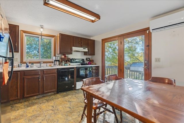 59 Iroquois Street, Worcester, MA 01602