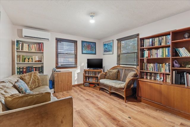 59 Iroquois Street, Worcester, MA 01602