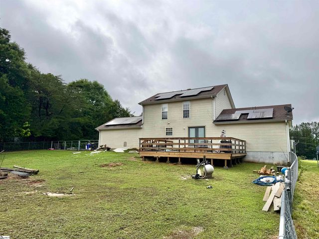 588 Douglas Road, Gray Court, SC 29645