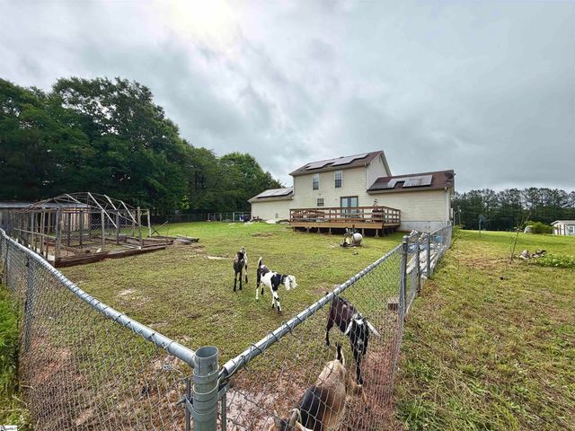 588 Douglas Road, Gray Court, SC 29645