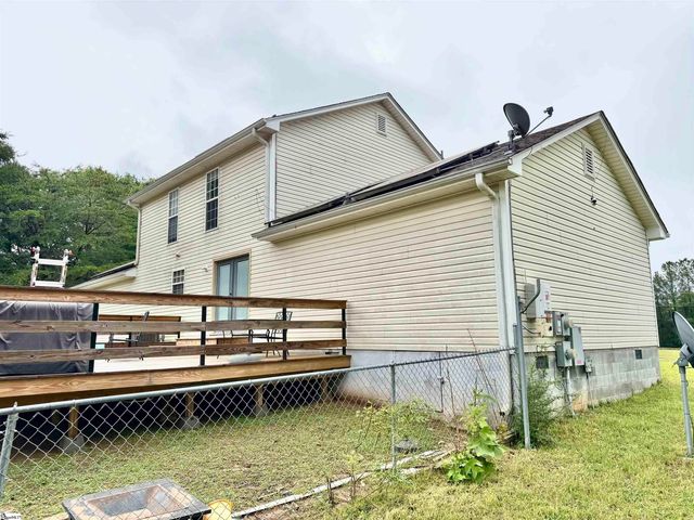 588 Douglas Road, Gray Court, SC 29645