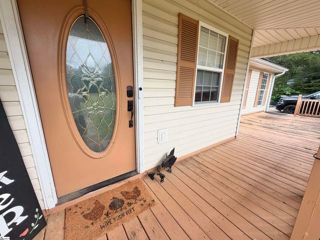 588 Douglas Road, Gray Court, SC 29645