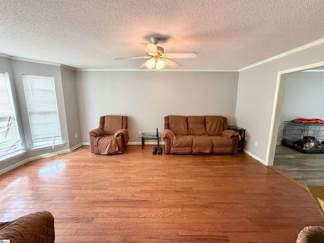 588 Douglas Road, Gray Court, SC 29645