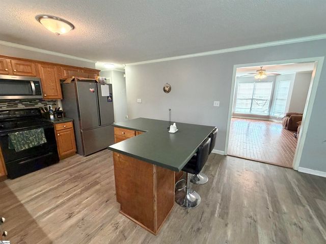 588 Douglas Road, Gray Court, SC 29645