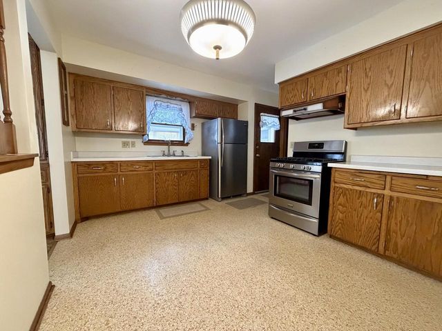 8541 W Mcmyron STREET, West Allis, WI 53214