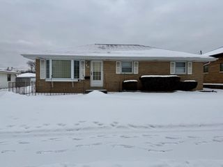 8541 W Mcmyron STREET, West Allis, WI 53214