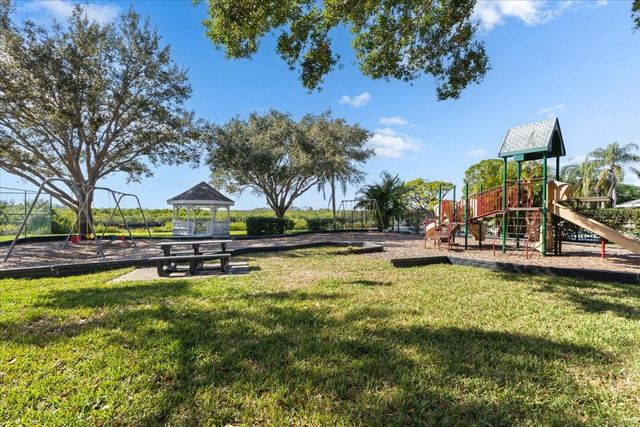 720 50TH STREET E, Bradenton, FL 34208