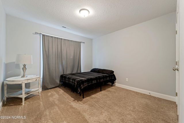 318 Old Snap Dragon Court, Jacksonville, NC 28546