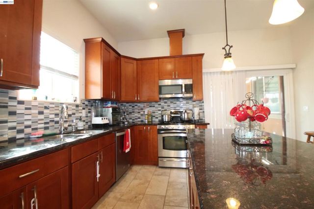 2511 2511 S Laurel, Stockton, CA 95206