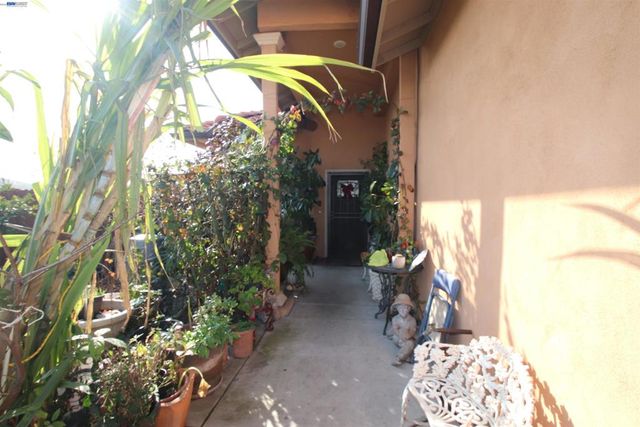 2511 2511 S Laurel, Stockton, CA 95206