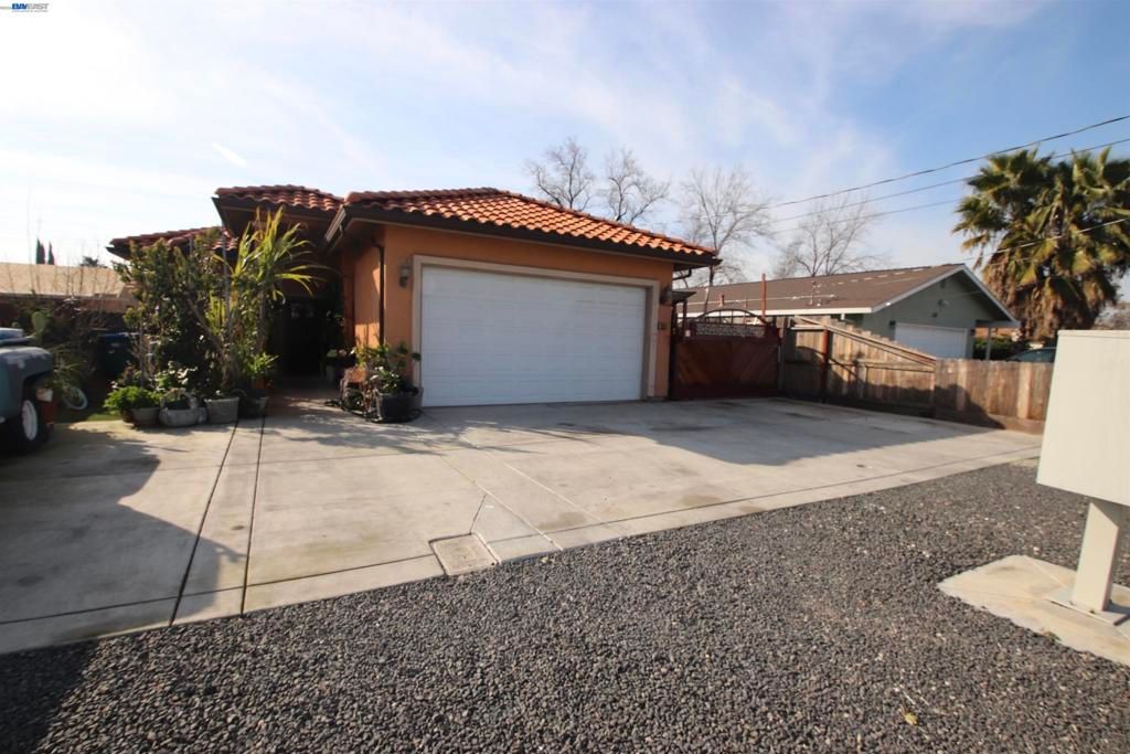 2511 2511 S Laurel, Stockton, CA 95206