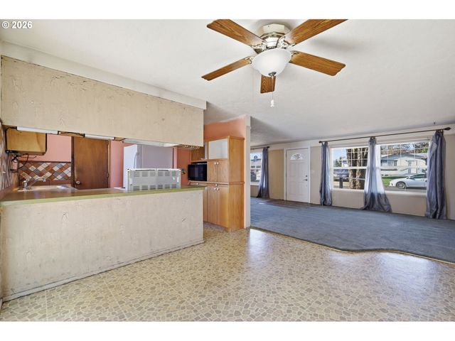 1033 S 34TH Pl, Springfield, OR 97478