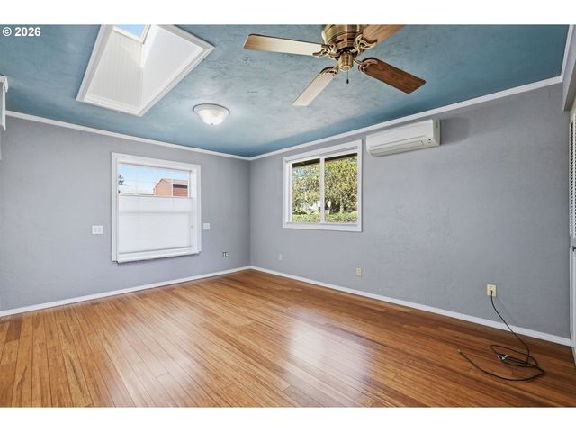 1033 S 34TH Pl, Springfield, OR 97478