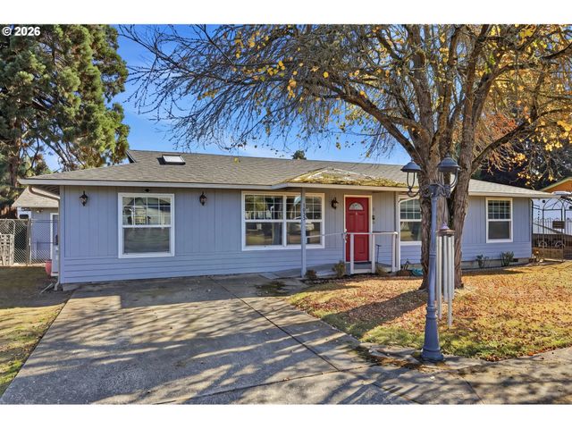 1033 S 34TH Pl, Springfield, OR 97478