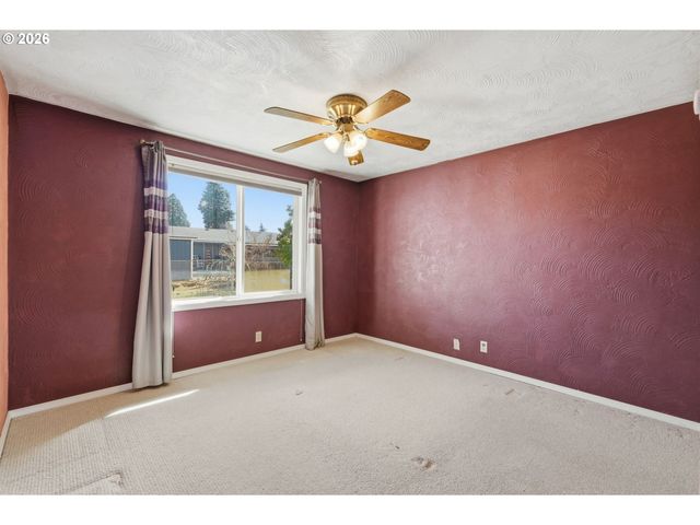 1033 S 34TH Pl, Springfield, OR 97478