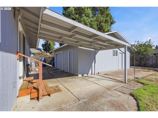 1033 S 34TH Pl, Springfield, OR 97478