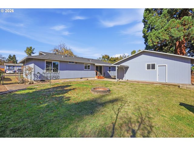 1033 S 34TH Pl, Springfield, OR 97478