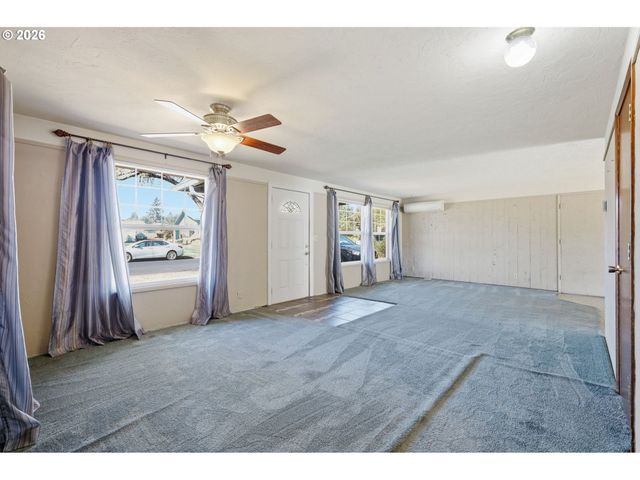 1033 S 34TH Pl, Springfield, OR 97478