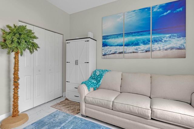 5780 W 1st Sq Square SW, Vero Beach, FL 32968