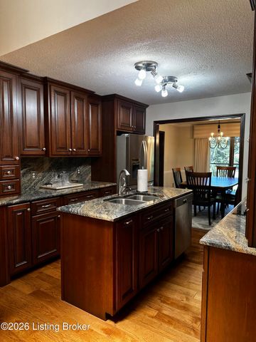 627 Maple Dr, Elizabethtown, KY 42701