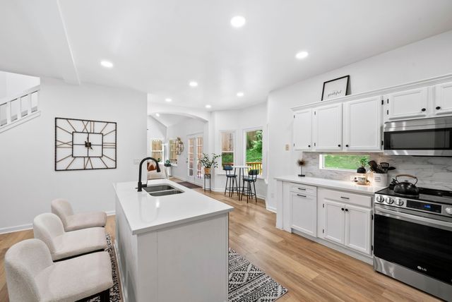 1009 Elmshade Ln, Nashville, TN 37211