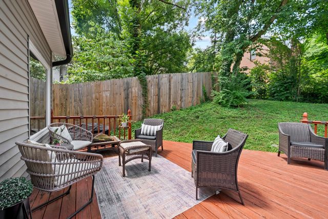 1009 Elmshade Ln, Nashville, TN 37211