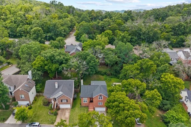 1009 Elmshade Ln, Nashville, TN 37211