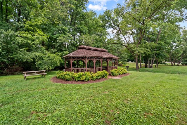 1009 Elmshade Ln, Nashville, TN 37211