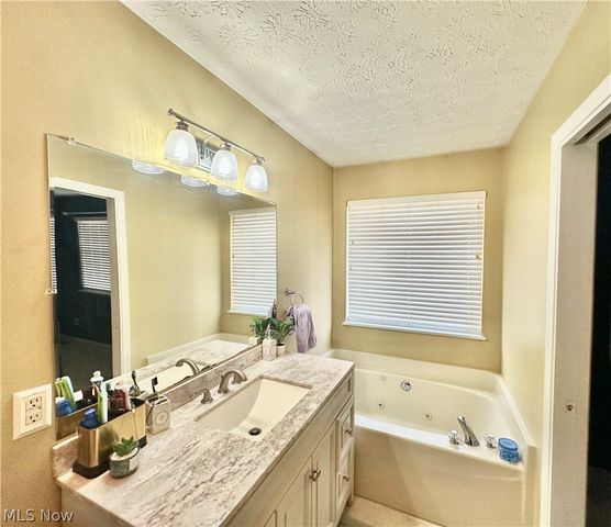 5394 Juniper Court, Ravenna, OH 44266