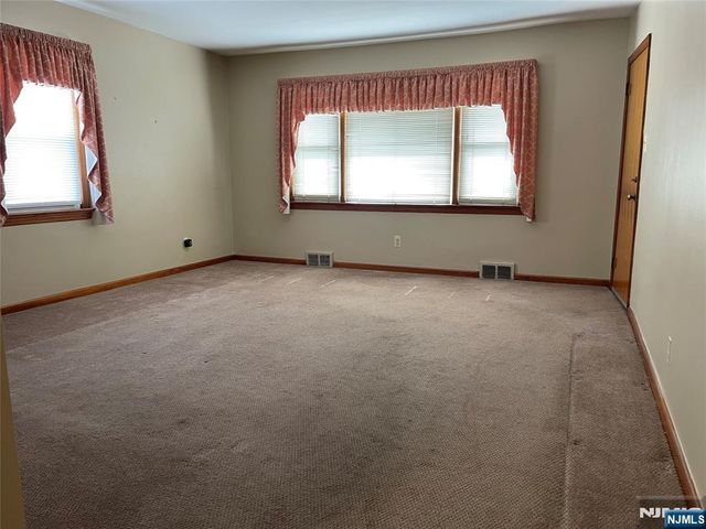 529 Fern Avenue, Lyndhurst, NJ 07071