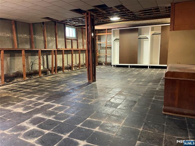 529 Fern Avenue, Lyndhurst, NJ 07071