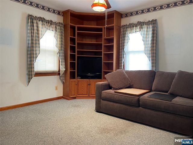 529 Fern Avenue, Lyndhurst, NJ 07071