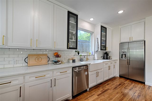 1323 Lansford Avenue, Dallas, TX 75224