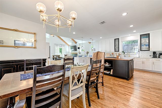 1323 Lansford Avenue, Dallas, TX 75224