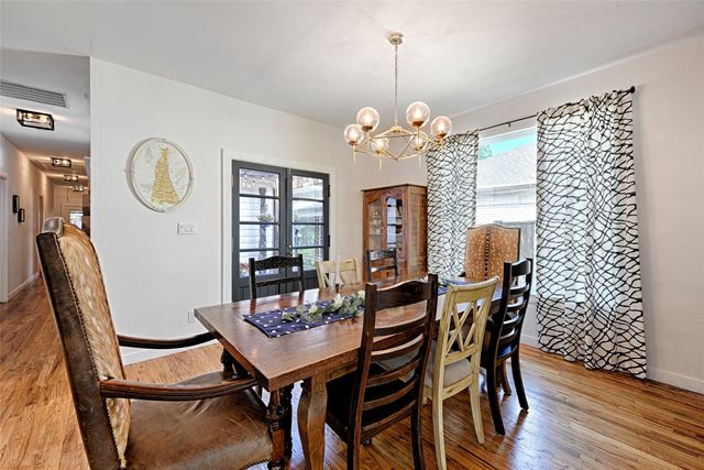 1323 Lansford Avenue, Dallas, TX 75224