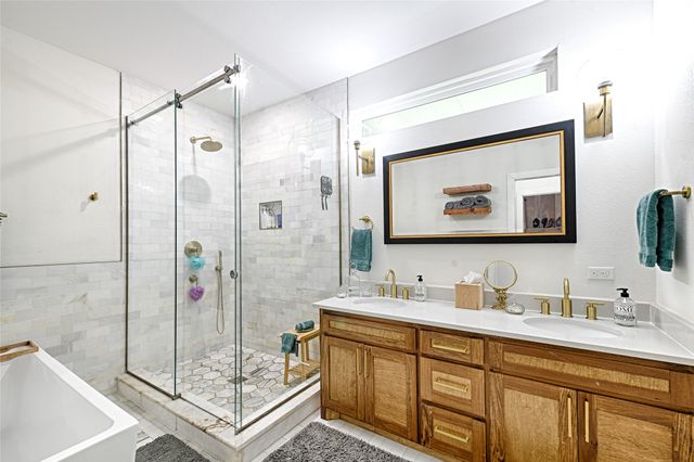 1323 Lansford Avenue, Dallas, TX 75224