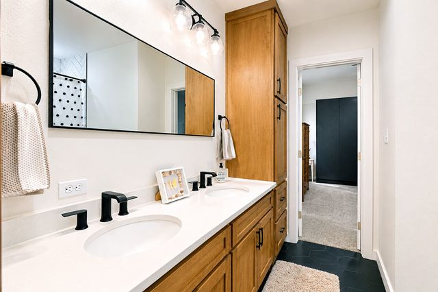 1323 Lansford Avenue, Dallas, TX 75224