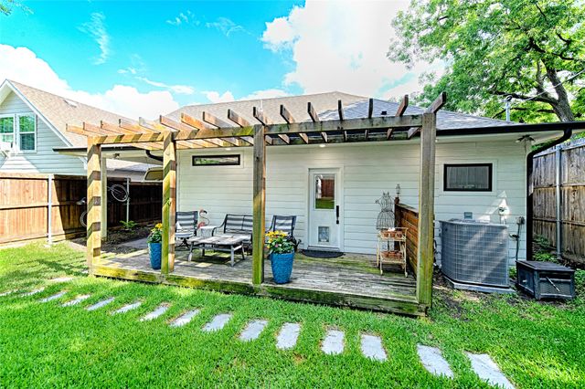 1323 Lansford Avenue, Dallas, TX 75224