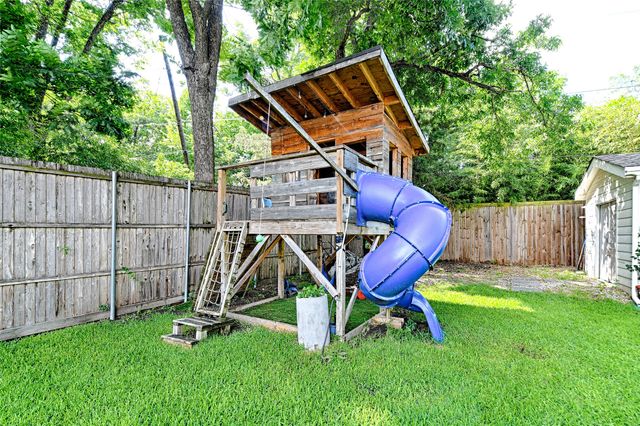 1323 Lansford Avenue, Dallas, TX 75224