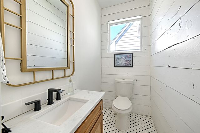 1323 Lansford Avenue, Dallas, TX 75224