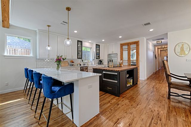 1323 Lansford Avenue, Dallas, TX 75224