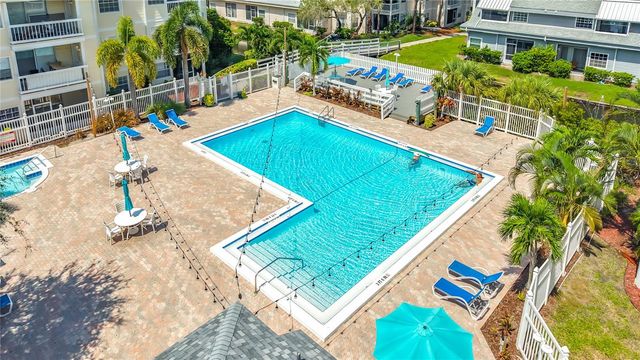 6810 STONES THROW CIRCLE N 13302, St Petersburg, FL 33710