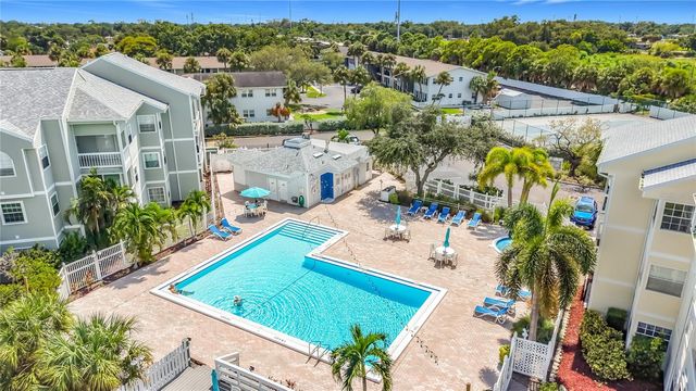 6810 STONES THROW CIRCLE N 13302, St Petersburg, FL 33710