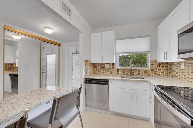 2780 N Pine Island Road 312, Sunrise, FL 33322