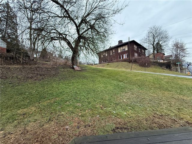 727 Thompson Str, Turtle Creek, PA 15145