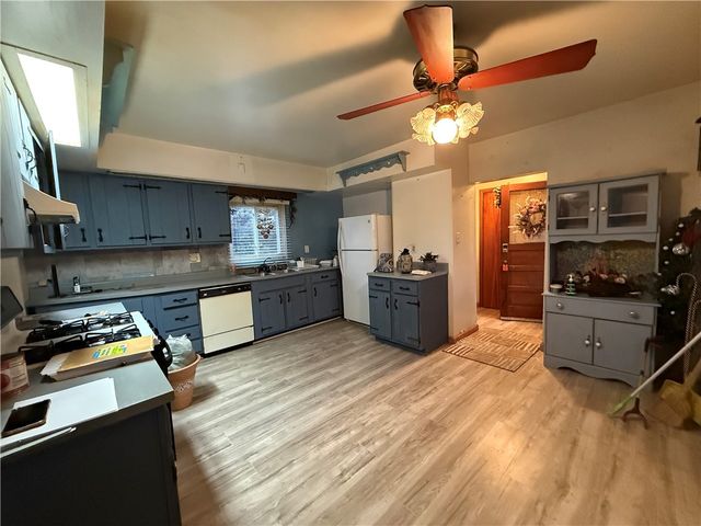 727 Thompson Str, Turtle Creek, PA 15145