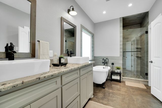 61 Rockett Lane, Pecan Hill, TX 75154